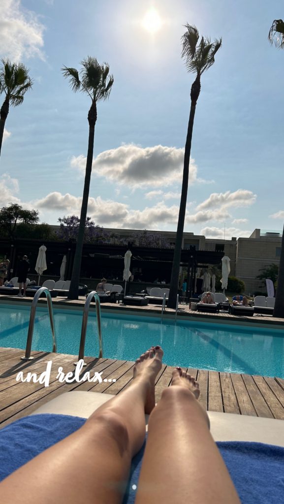 relaxing at the anantara resort pool