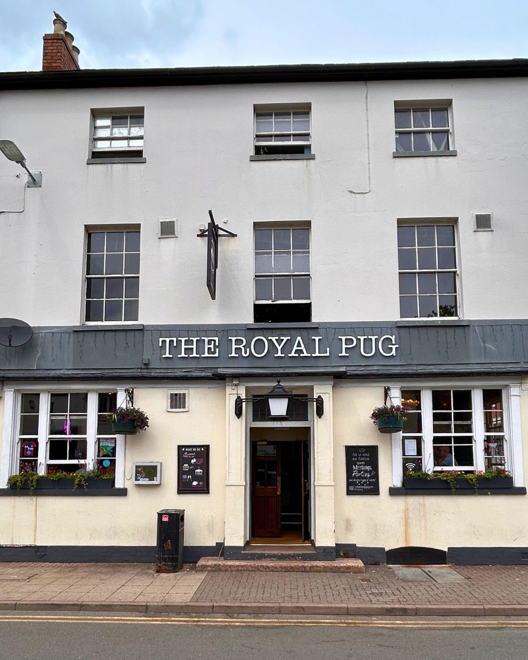 Leamington Singles Social Mixer at The Royal Pug (30s+) - Image 5